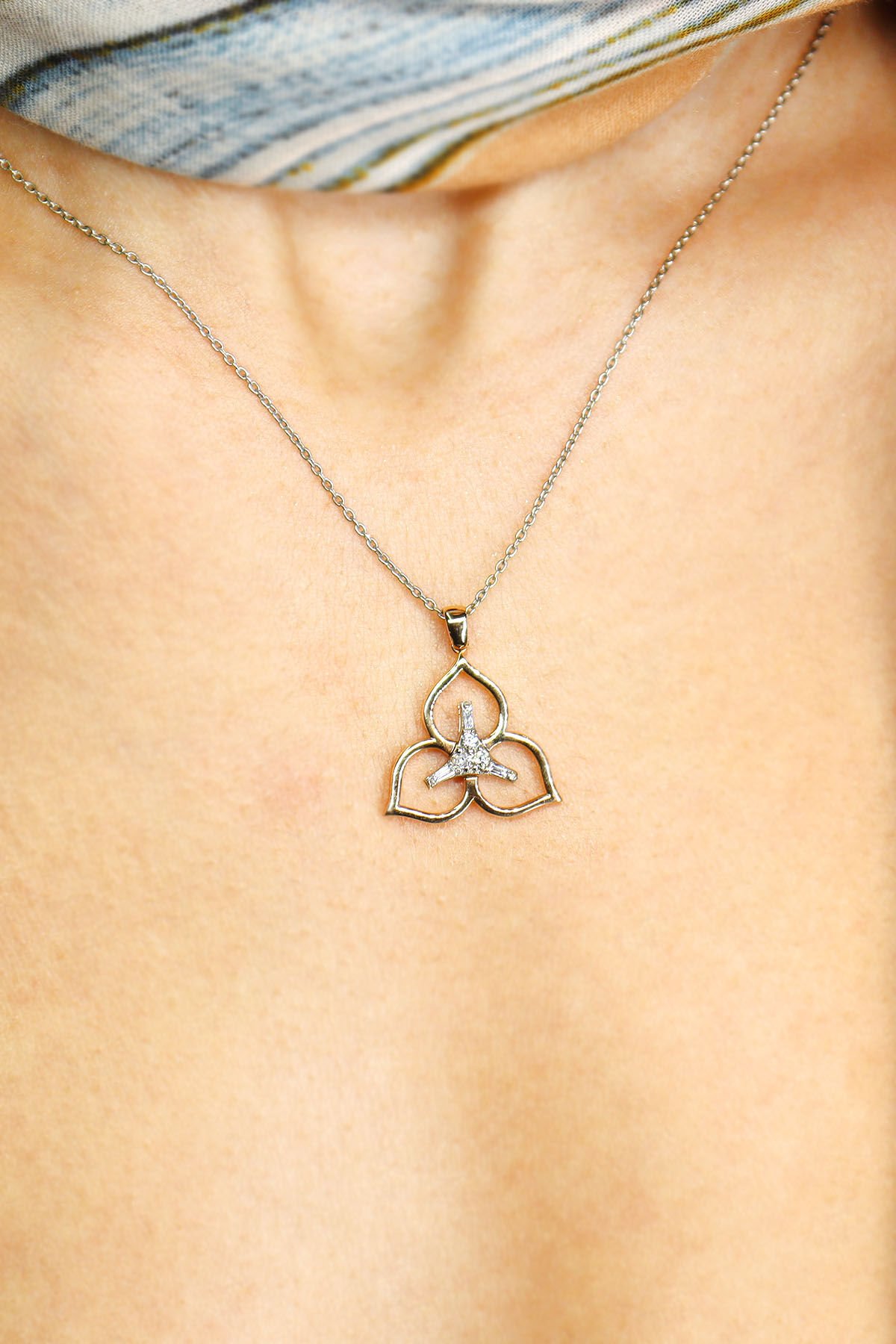 Flower Pırlanta Kolye