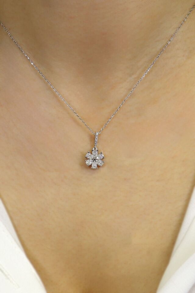 Papatya Pırlanta Kolye