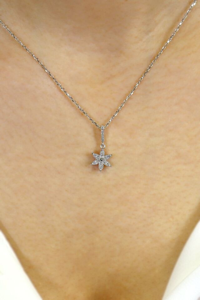 Çiçek Pırlanta Kolye