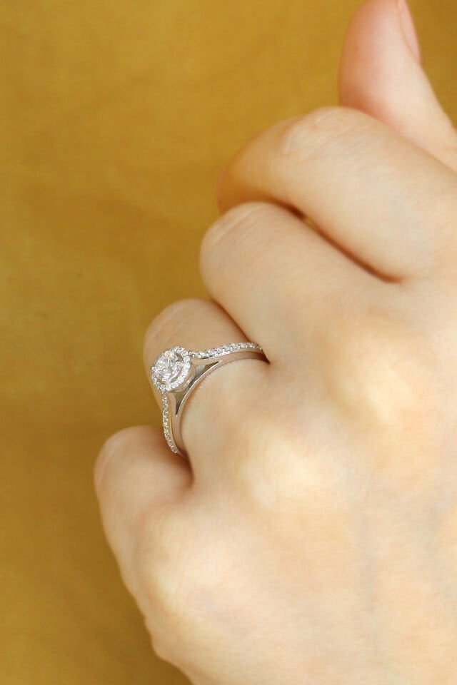0.50 Ct Kenar Taşlı Pırlanta Yüzük