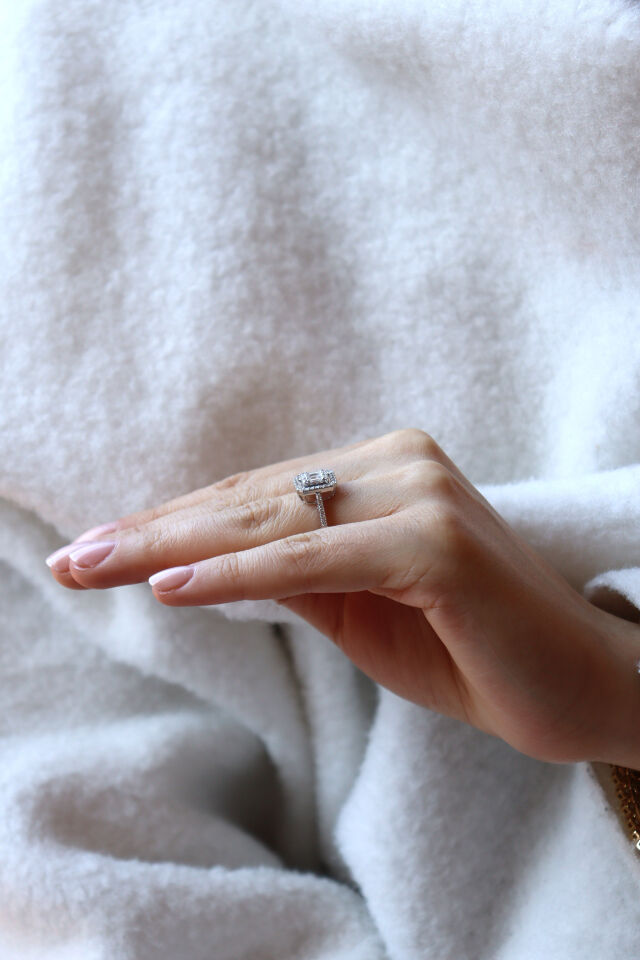 0.60 Ct Baget Pırlanta Yüzük