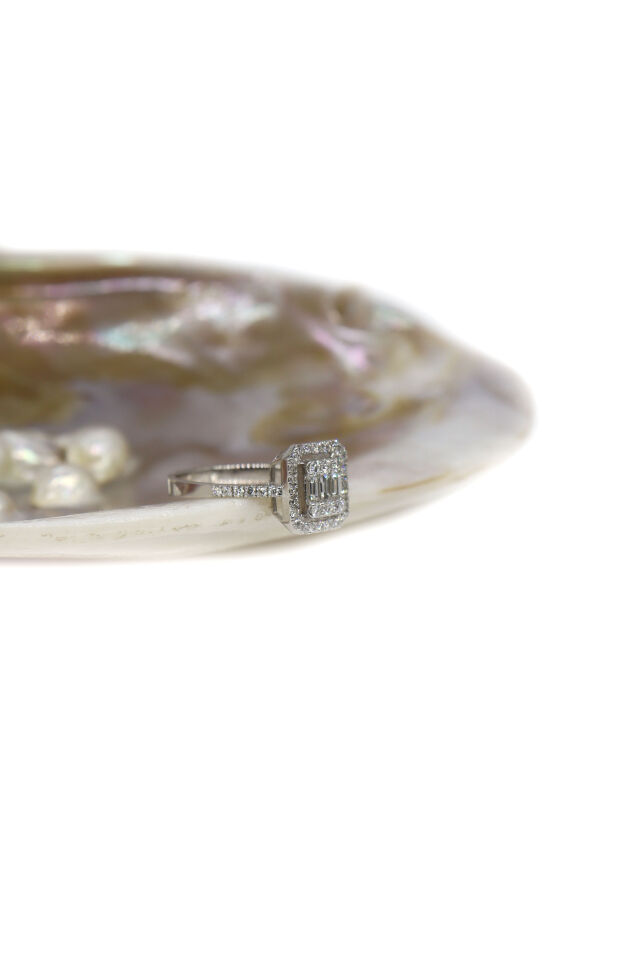 0.60 Ct Baget Pırlanta Yüzük