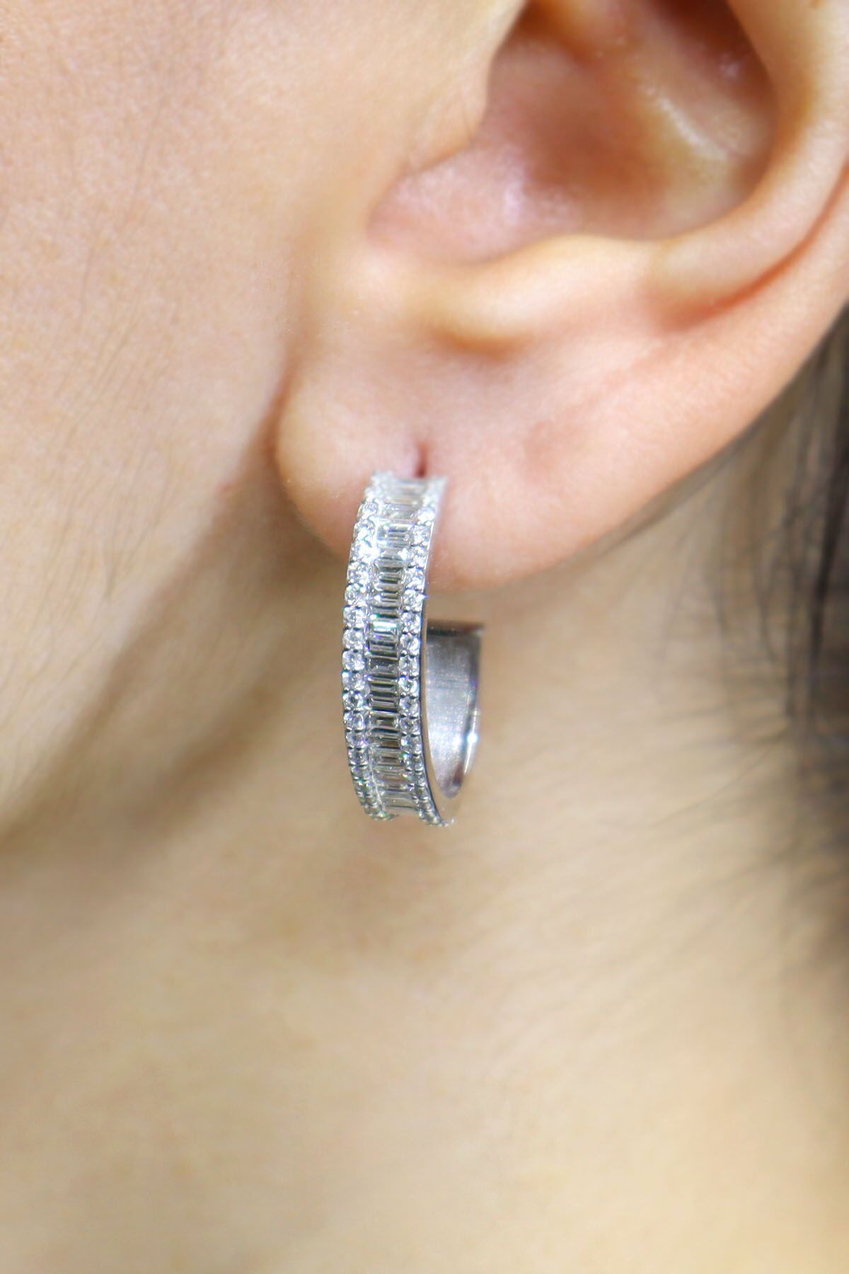 1.70 ct Baget Pırlanta Küpe