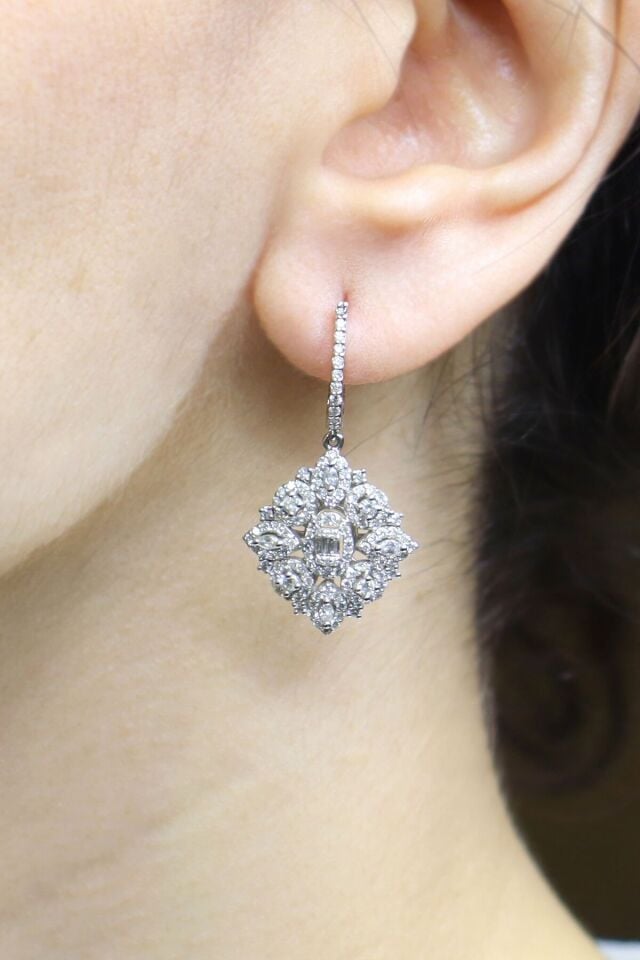 1.40 ct Baget Pırlanta Küpe