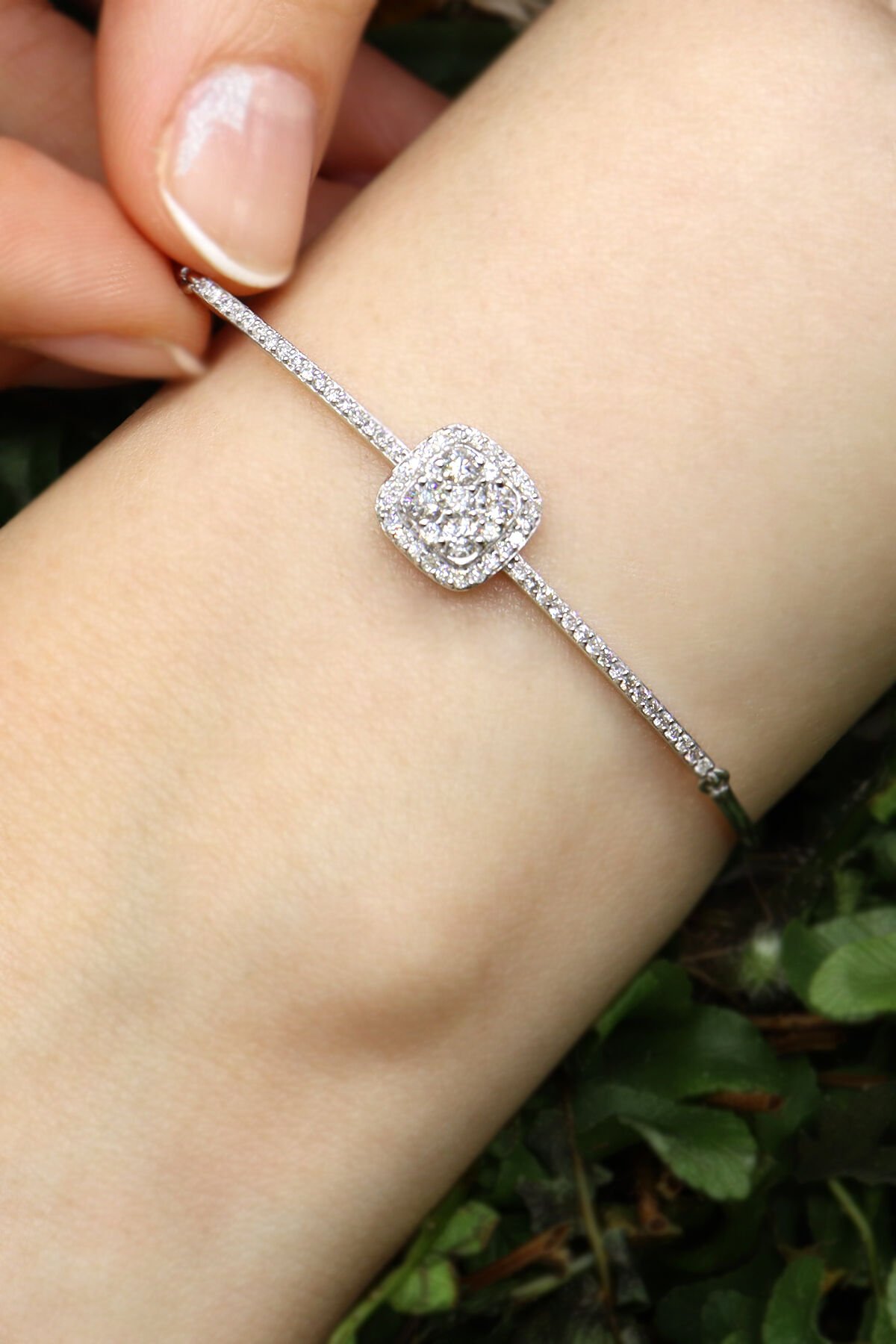 Coronet Pırlanta Kelepçe