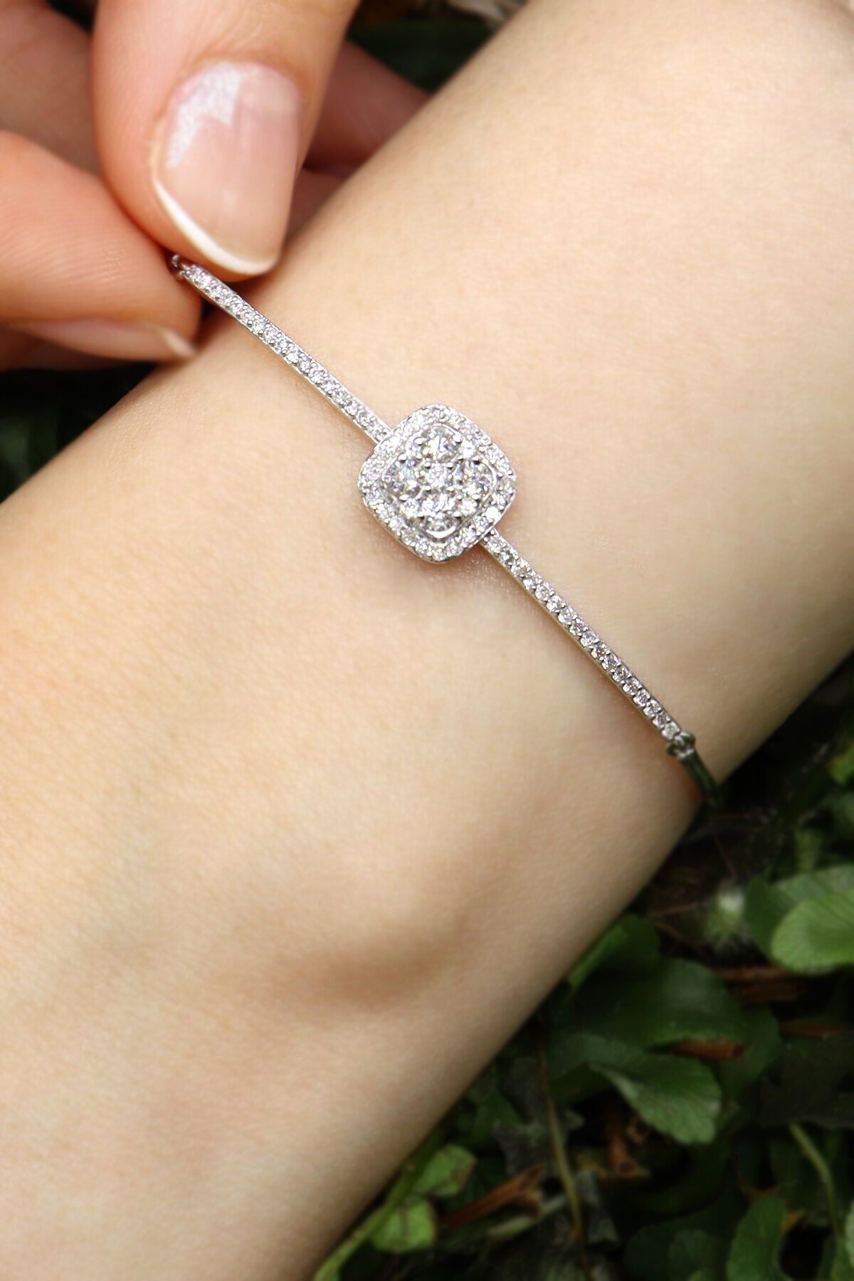 0.65 ct Coronet Pırlanta Kelepçe