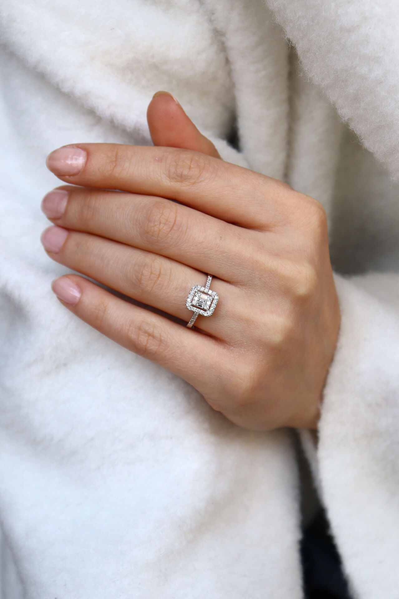 0.41 Ct Baget Pırlanta Yüzük