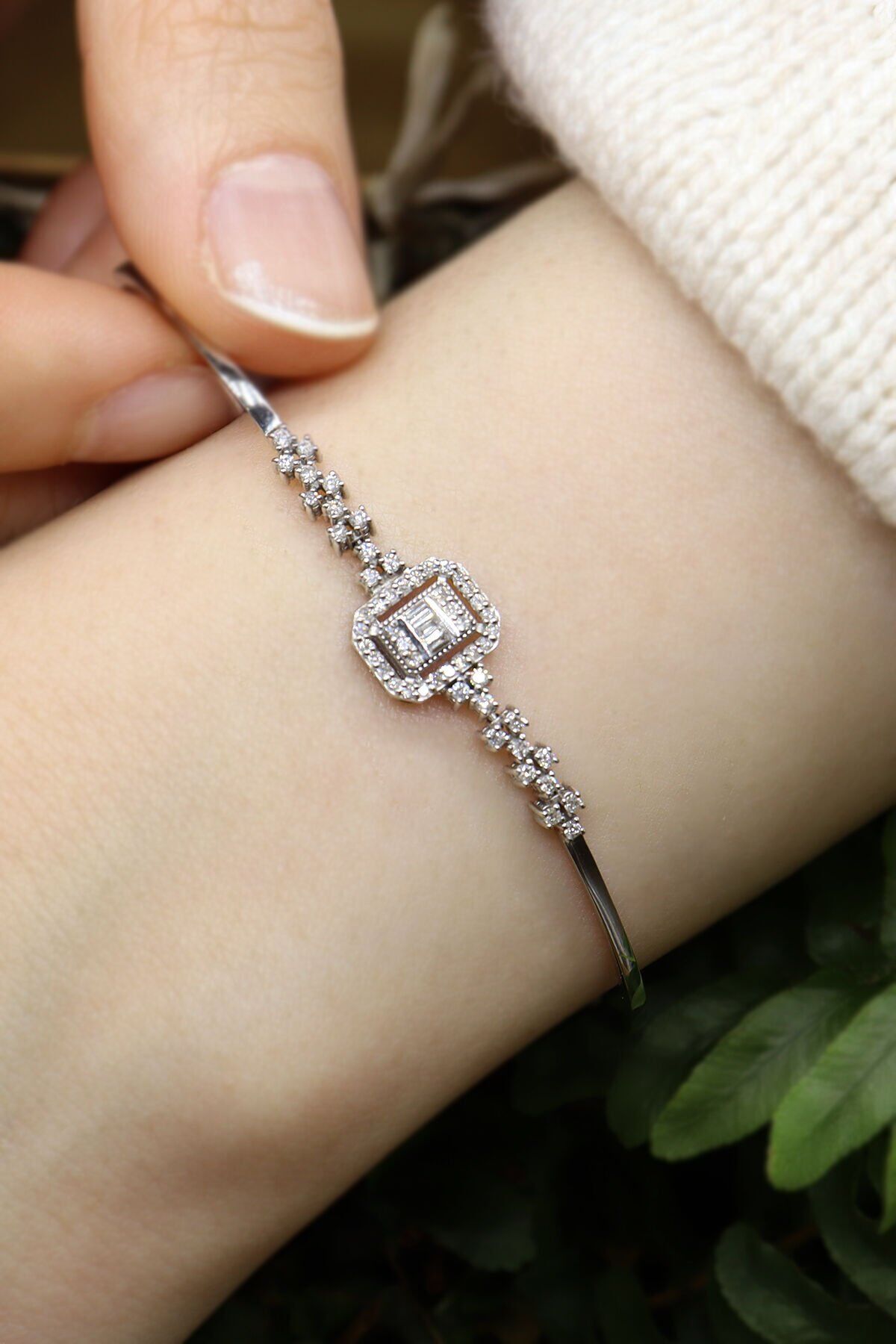 0.40 ct Baget Pırlanta Kelepçe