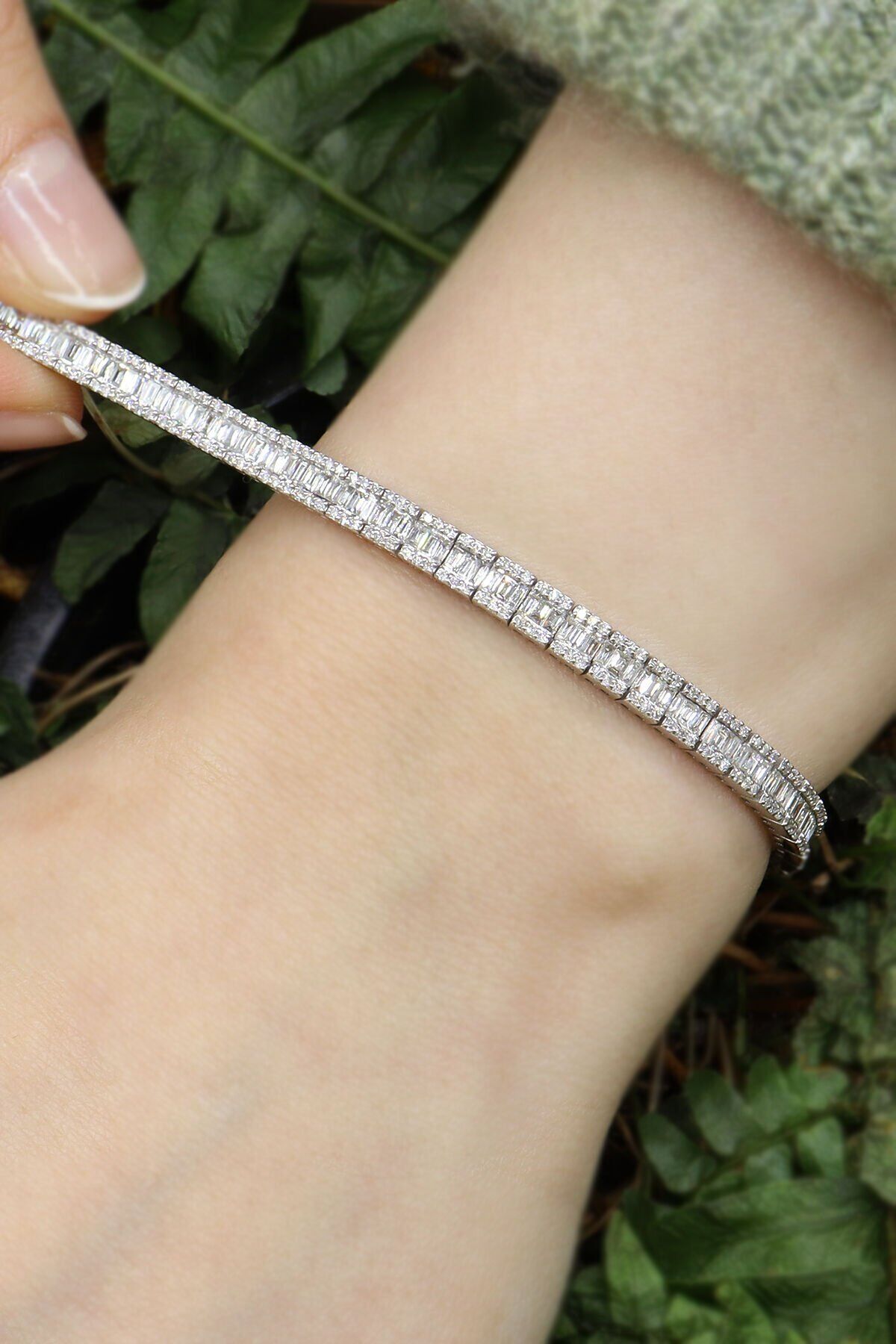 4.70 Ct Baget Pırlanta Bileklik