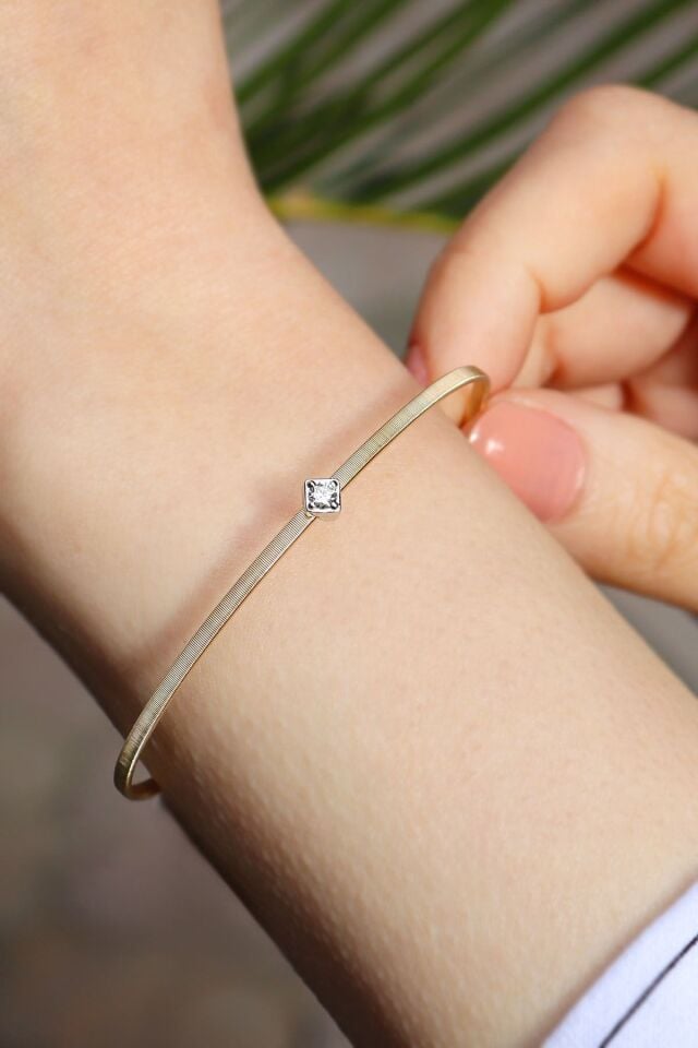 0.08 Ct Tasarım Pırlanta Kelepçe