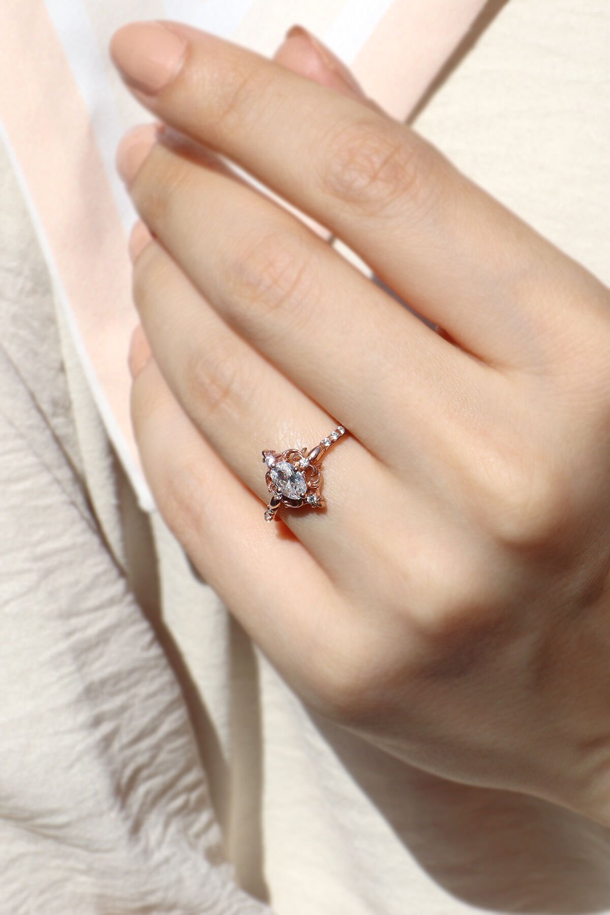 Vintage Beyaz Topaz & Pırlanta Yüzük