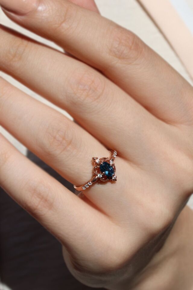 Vintage London Blue & Pırlanta Yüzük