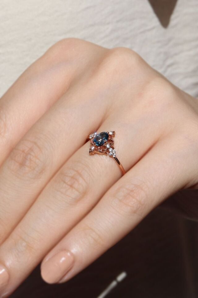 Vintage London Blue & Pırlanta Yüzük