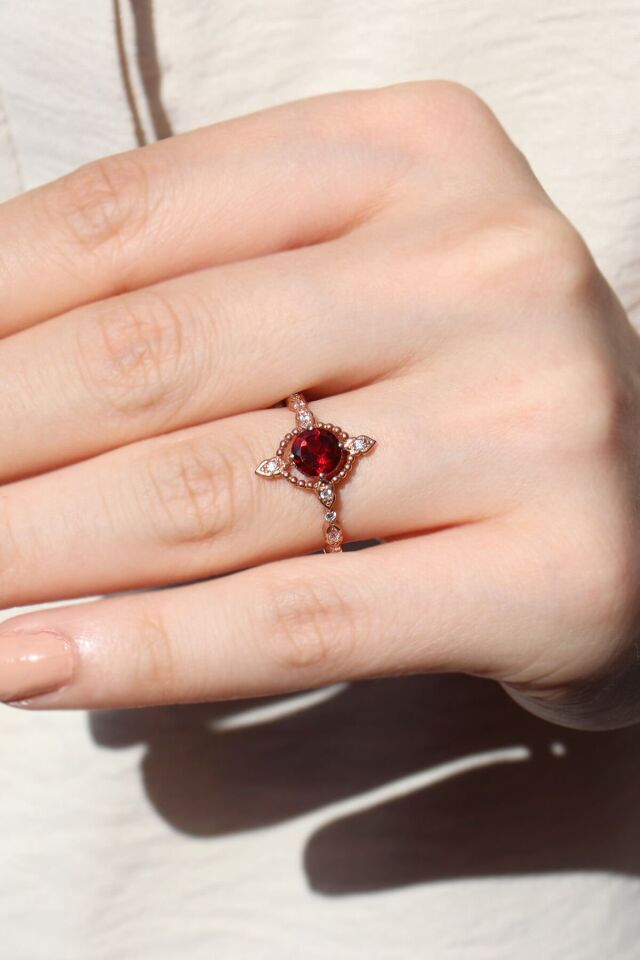 Vintage Garnet & Pırlanta Yüzük