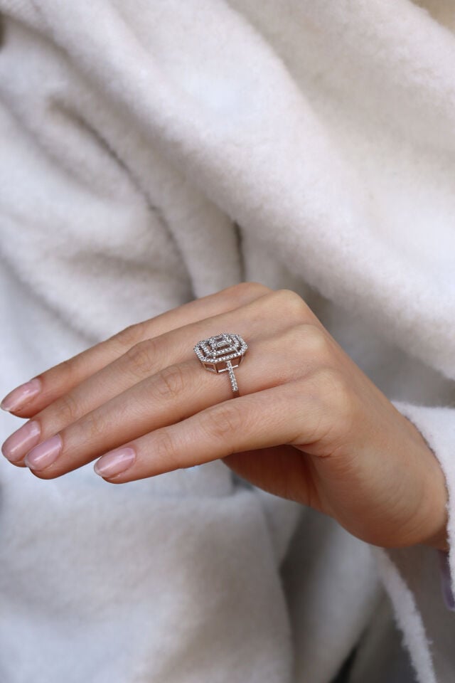0.76 Ct Baget Pırlanta Yüzük