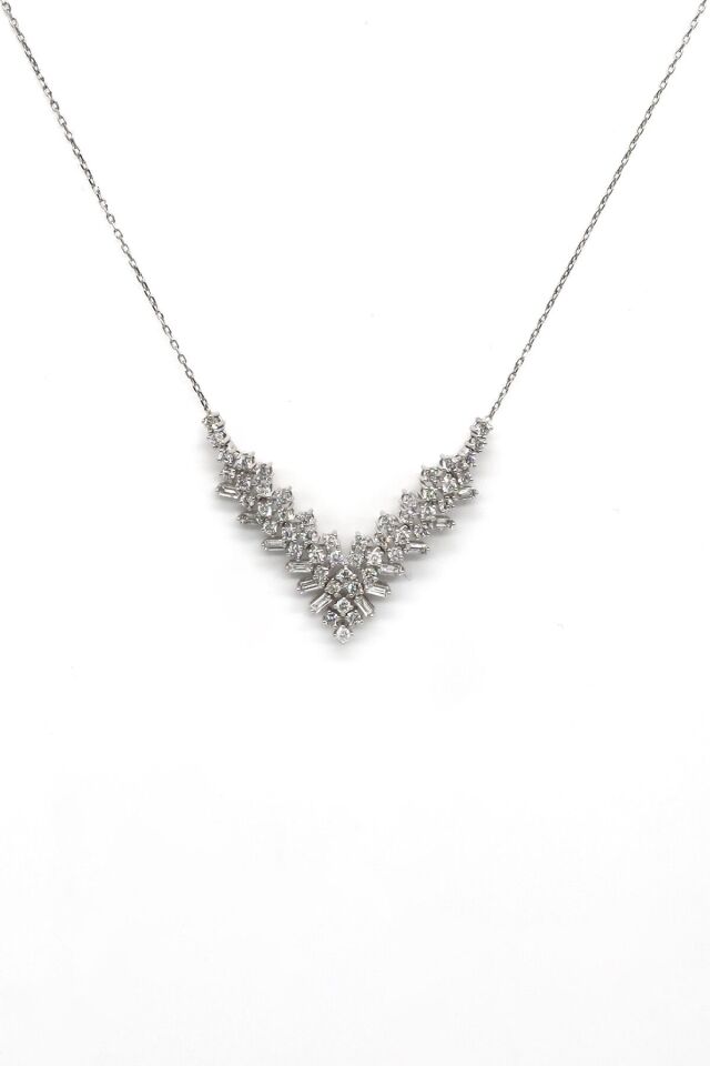 1.90 ct Asimetri Baget Pırlanta Kolye