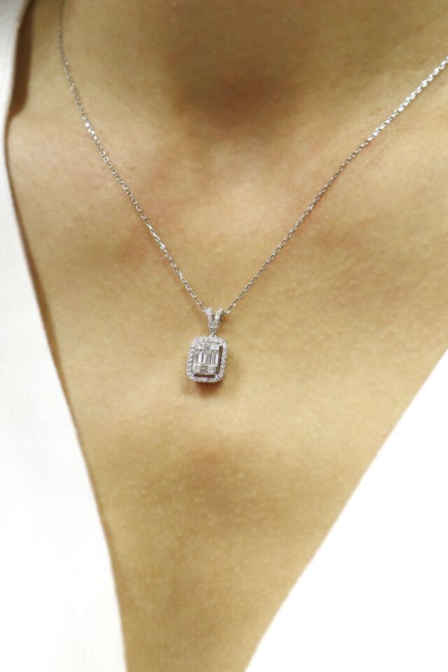 0.45 ct Baget Pırlanta Kolye