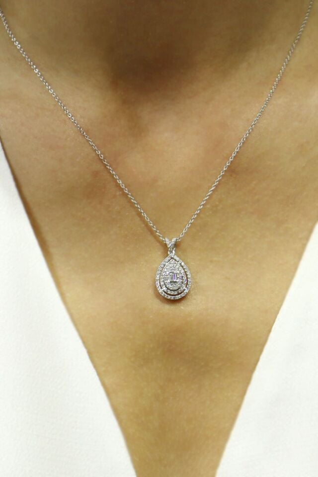 0.45 ct Coronet Damla Baget Pırlanta Kolye