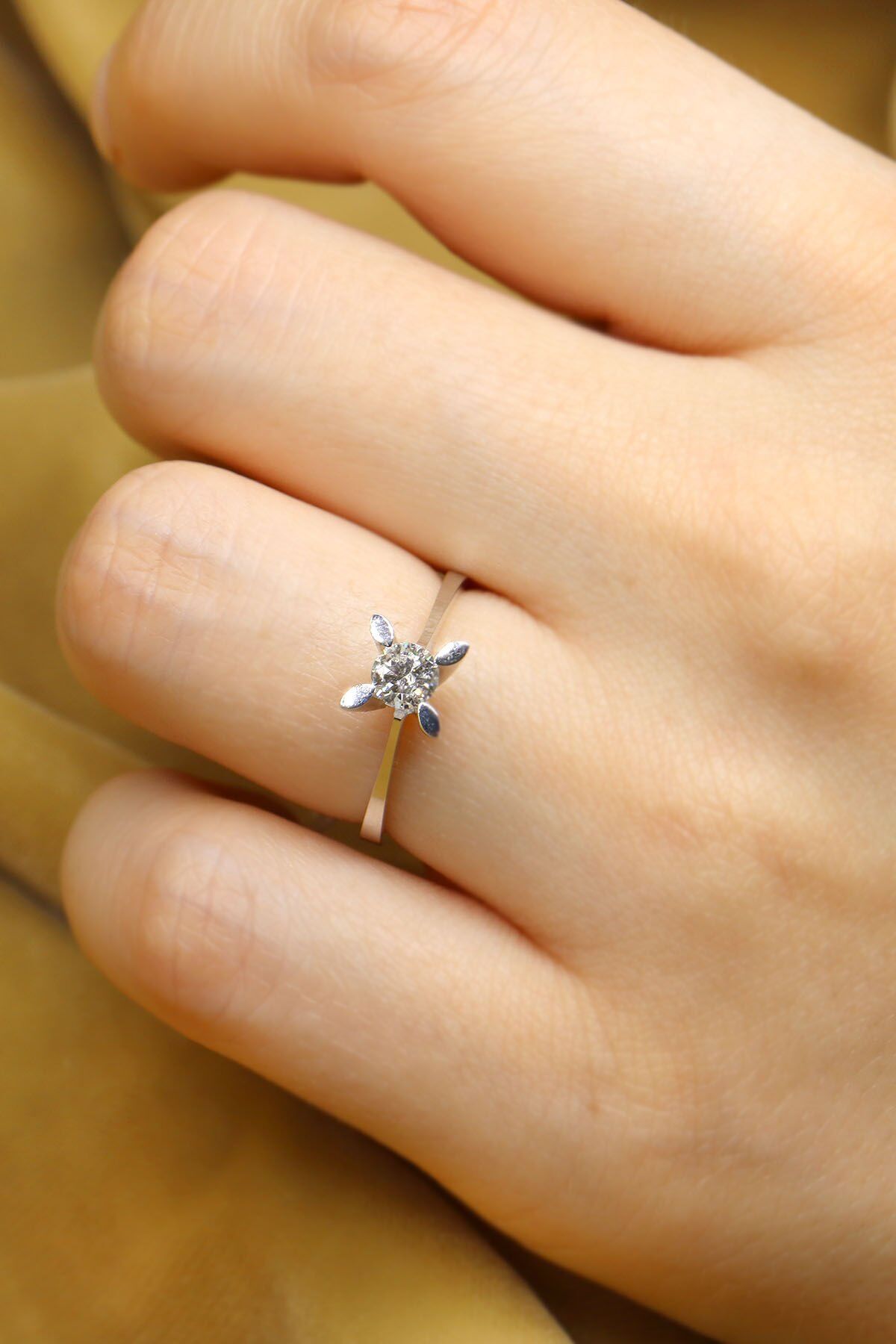 0.30 ct Pırlanta Tektaş Yüzük