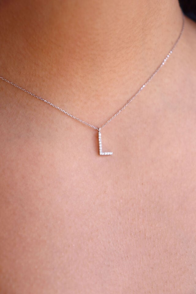 Minimal Pırlanta Harf Kolye
