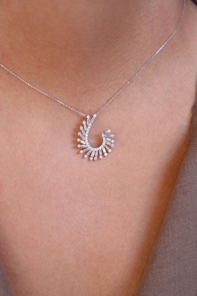 1.10 Ct Pırlanta Baget Kolye