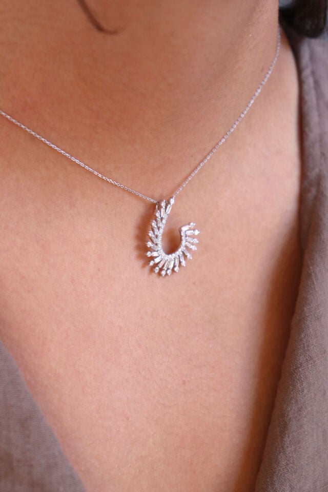 1.10 Ct Pırlanta Baget Kolye