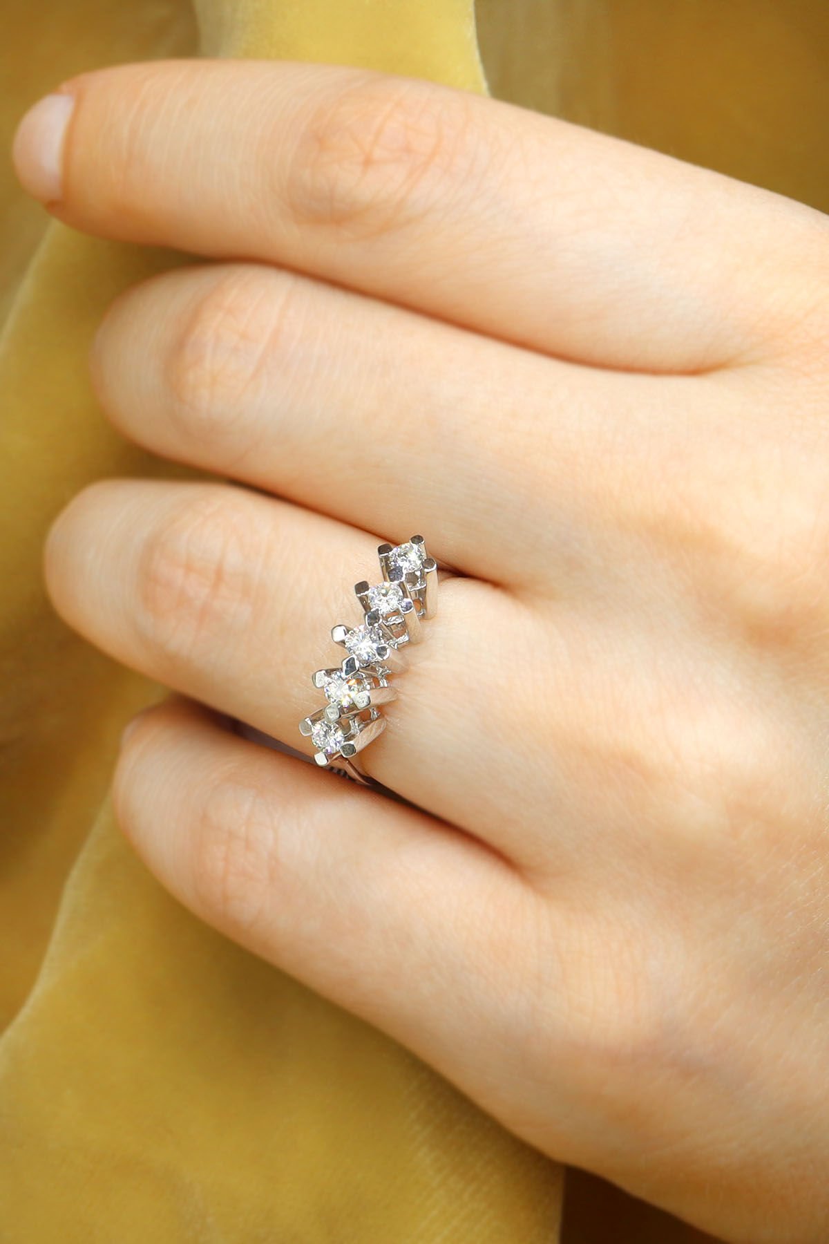 0.35 ct Pırlanta Beştaş Yüzük