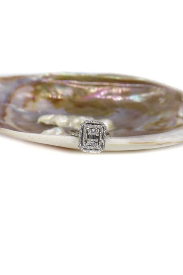 0.90 Ct Baget Pırlanta Yüzük