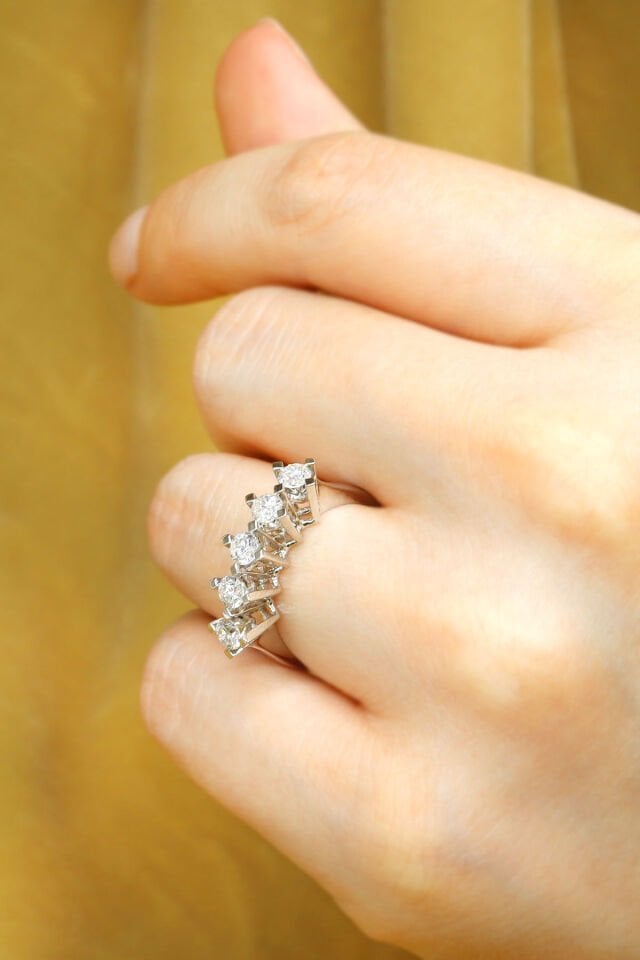 0.90 ct Pırlanta Beştaş Yüzük