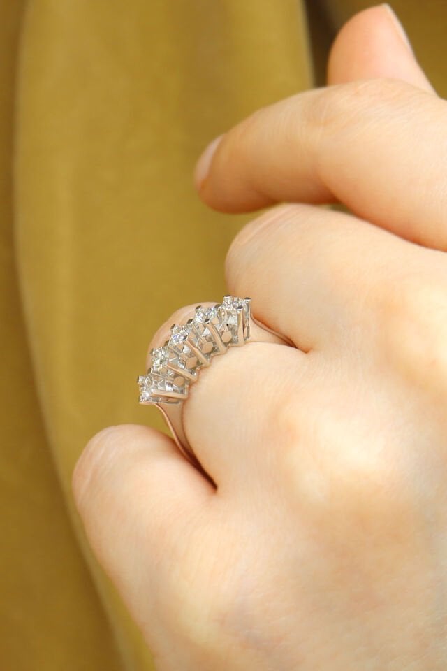 0.60 ct Pırlanta Beştaş Yüzük