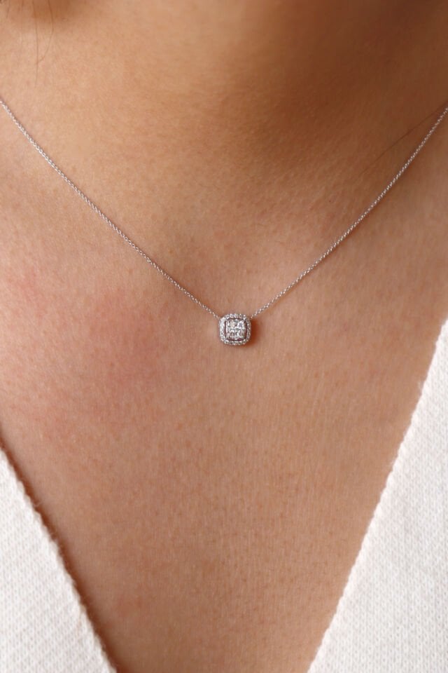 0.20 Ct Pırlanta Coronet Kolye