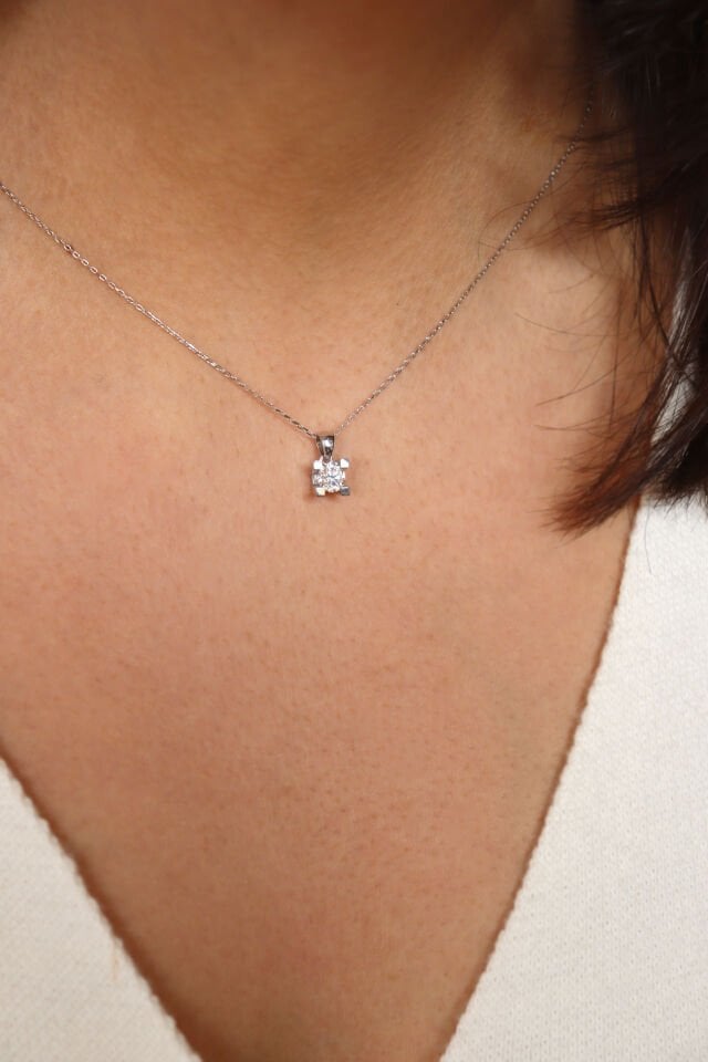 0.50 Ct Pırlanta Tektaş Kolye