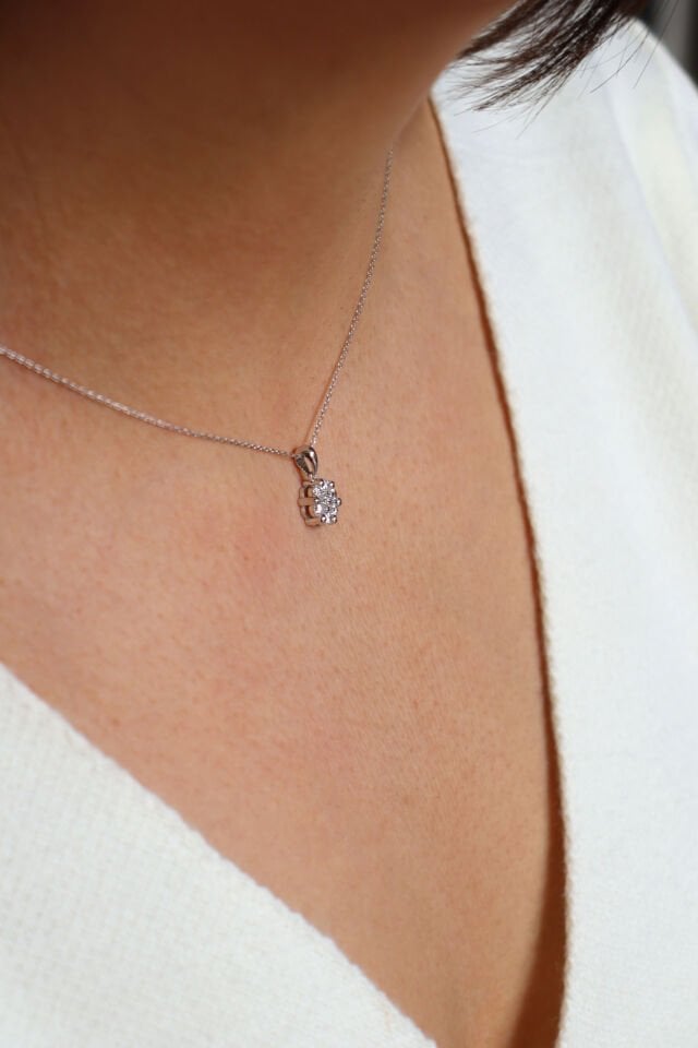 0.50 Ct Pırlanta Coronet Çiçek Kolye