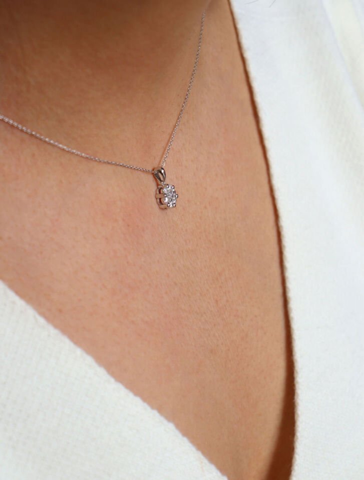 0.50 Ct Pırlanta Coronet Çiçek Kolye