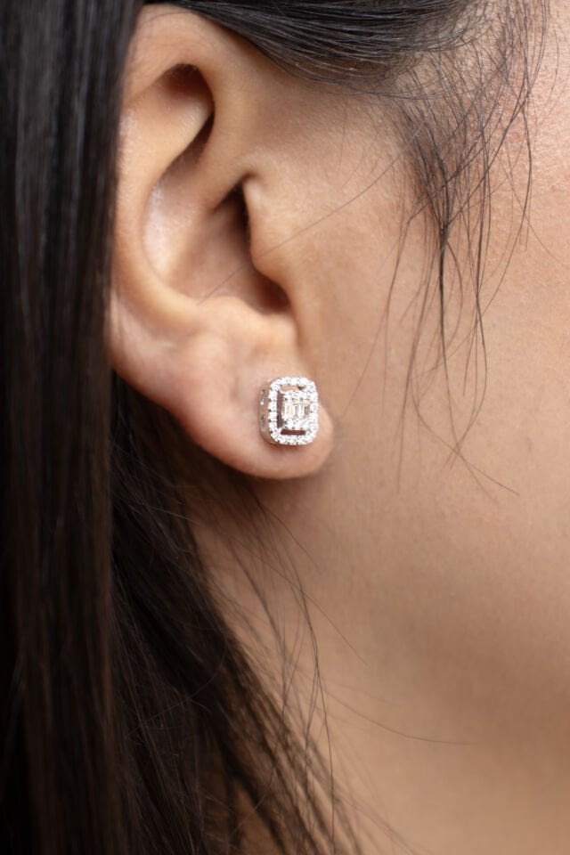 0.35 Ct Pırlanta Baget Küpe