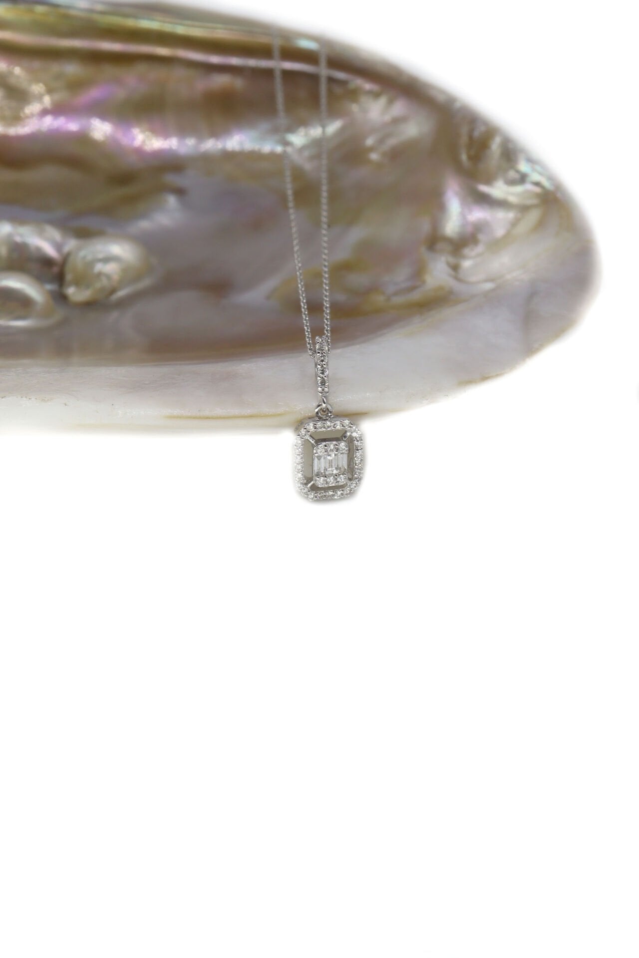 0.20 Ct Pırlanta Baget Kolye