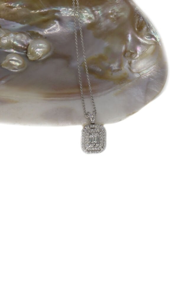 0.45 Ct Pırlanta Baget Kolye