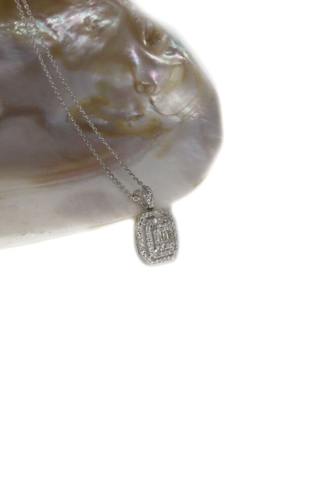 0.45 Ct Pırlanta Baget Kolye