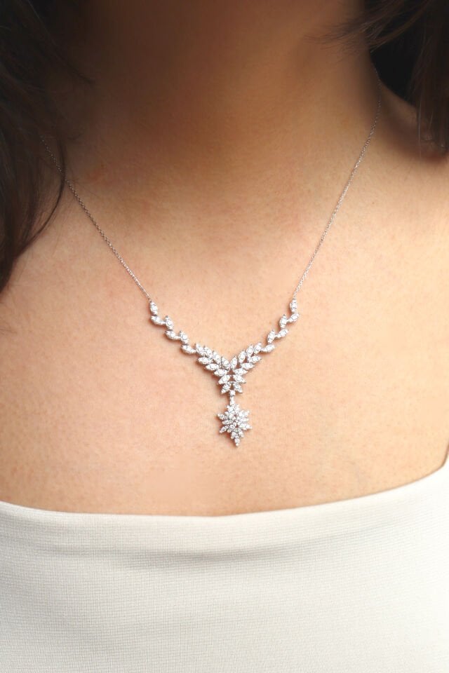 1.40 Ct Tasarım Pırlanta Çiçek Kolye