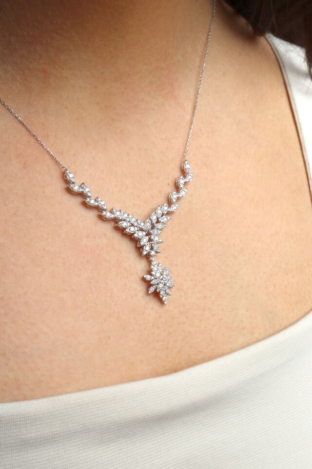 1.40 Ct Tasarım Pırlanta Çiçek Kolye