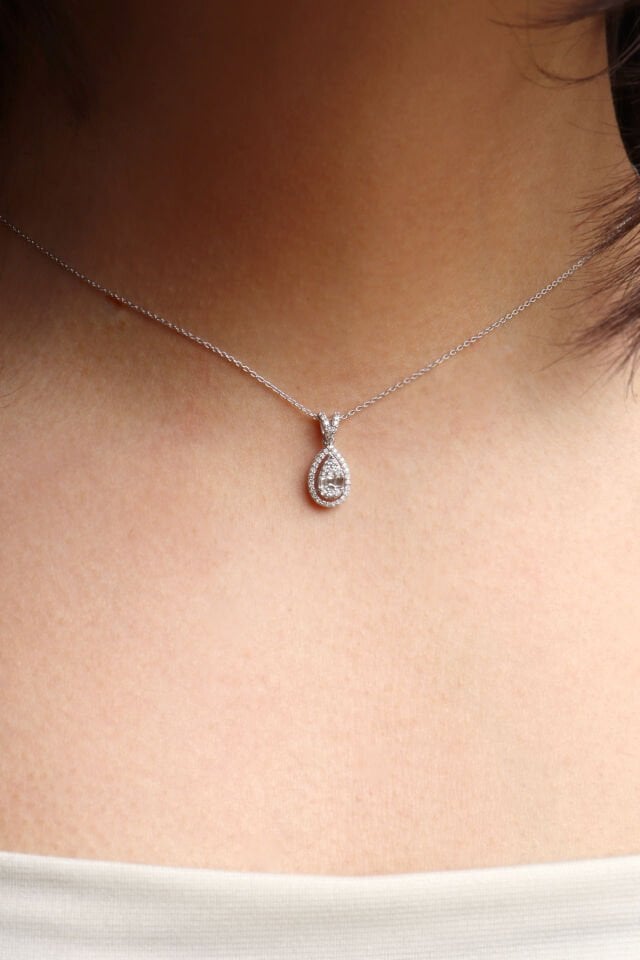 0.30 Ct Damla Baget Pırlanta Kolye
