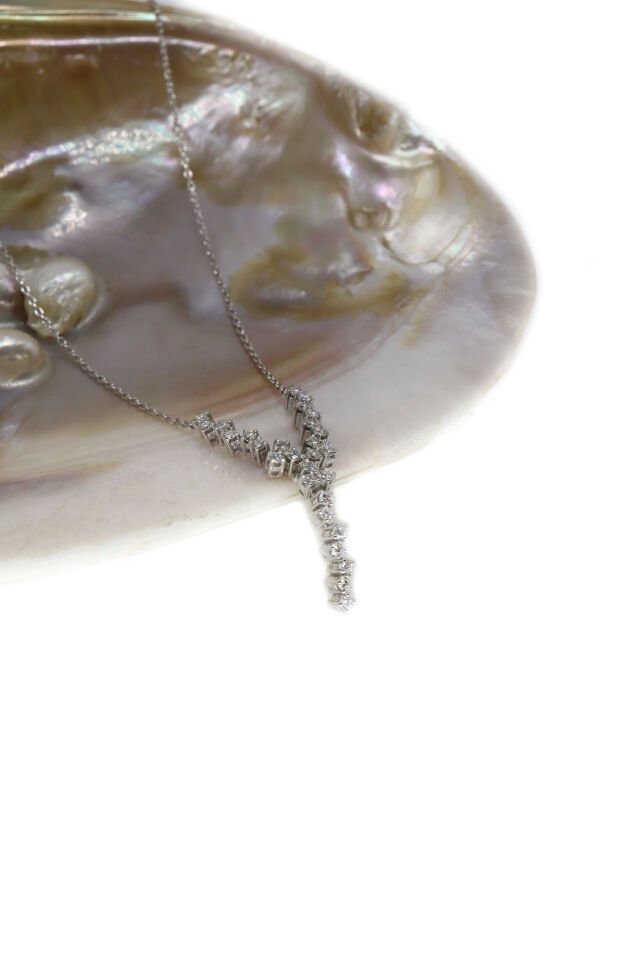 0.60 CT Asimetri Pırlanta Kolye