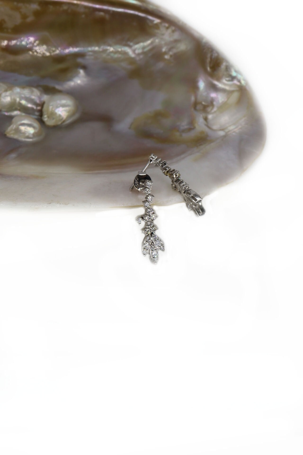 0.60 Ct Asimetri Yaprak Küpe
