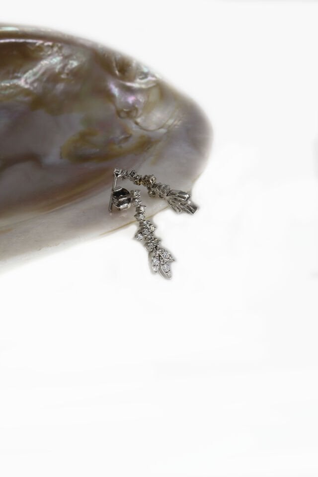 0.60 Ct Asimetri Yaprak Küpe