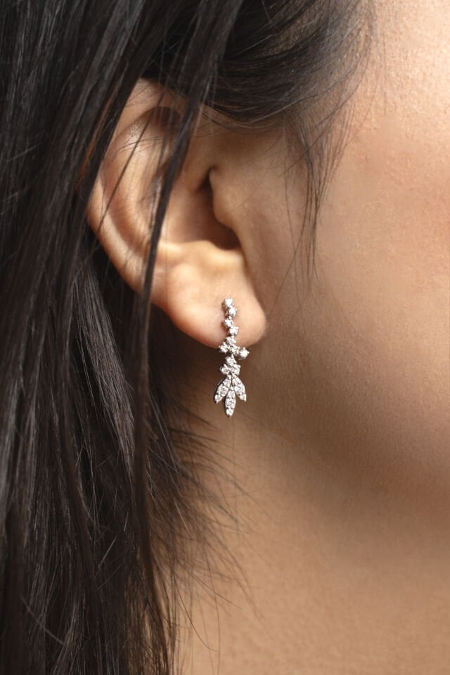0.60 Ct Asimetri Yaprak Küpe