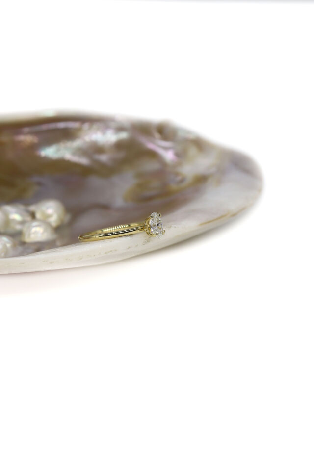 0.45 Ct Oval Tektaş Pırlanta Yüzük