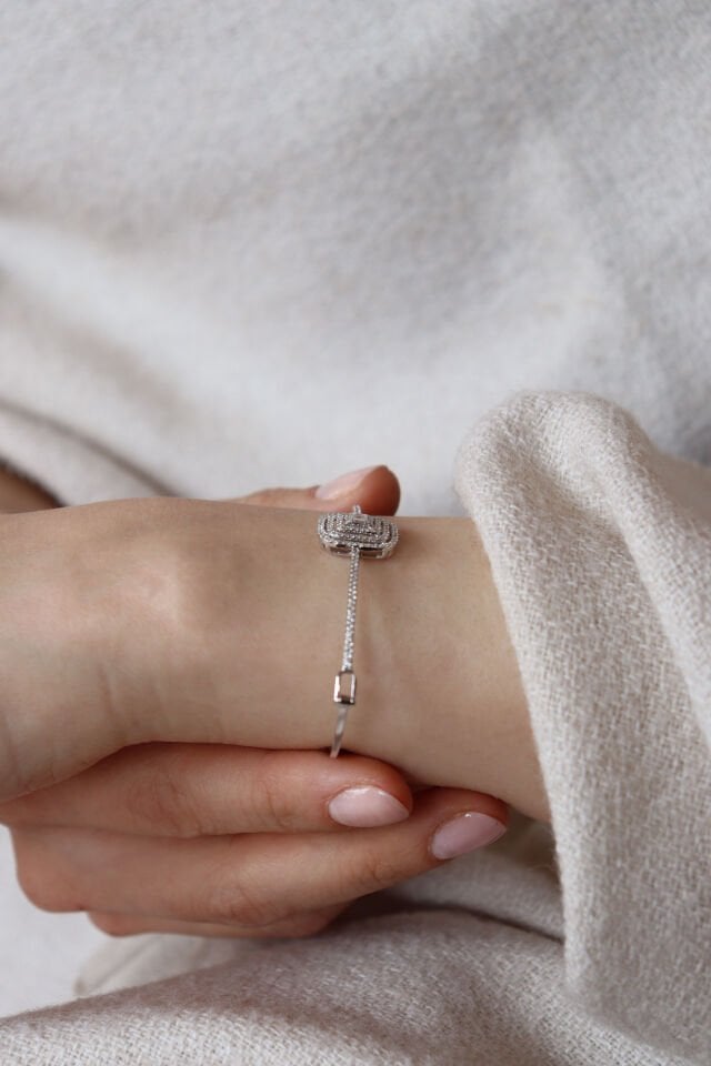 0.65 Ct Baget Pırlanta Kelepçe