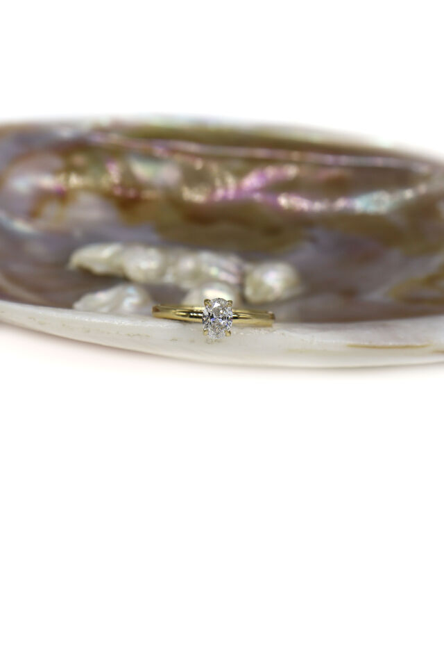 0.50 Ct Oval Tektaş Pırlanta Yüzük