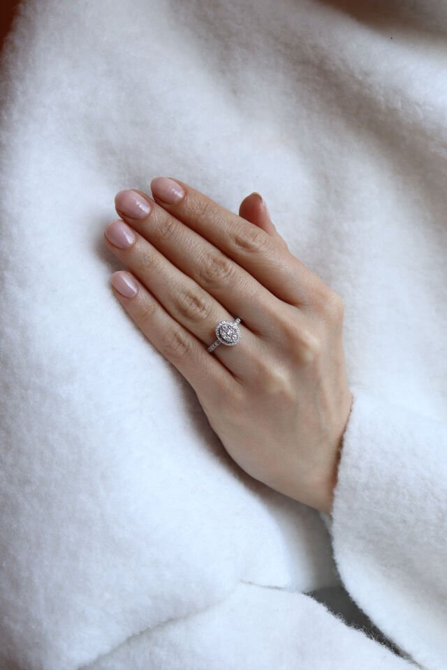 0.75 Ct Oval Coronet Pırlanta Yüzük