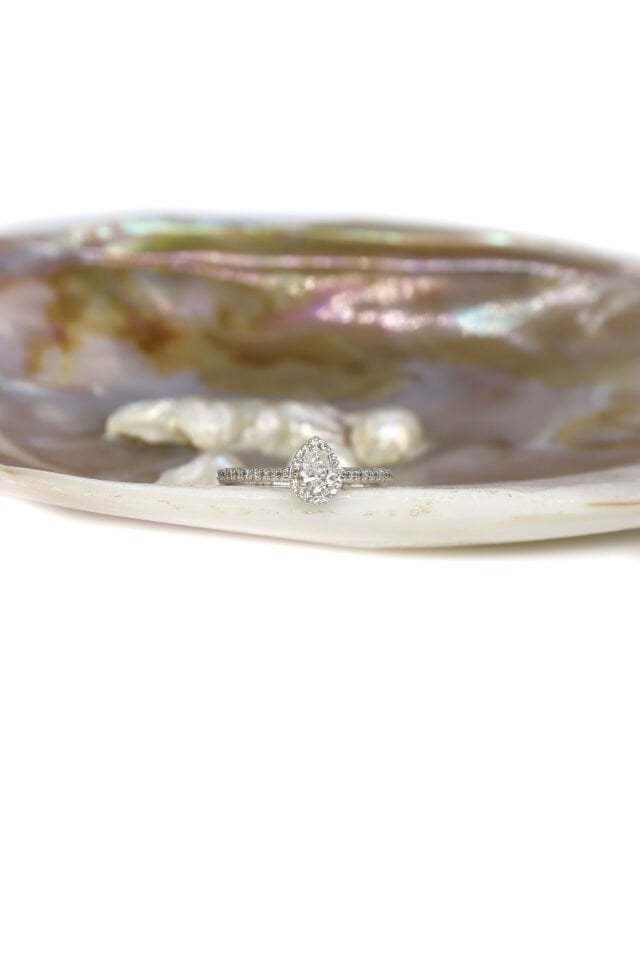 0.45 Ct Damla Kenar Taşlı Pırlanta Yüzük